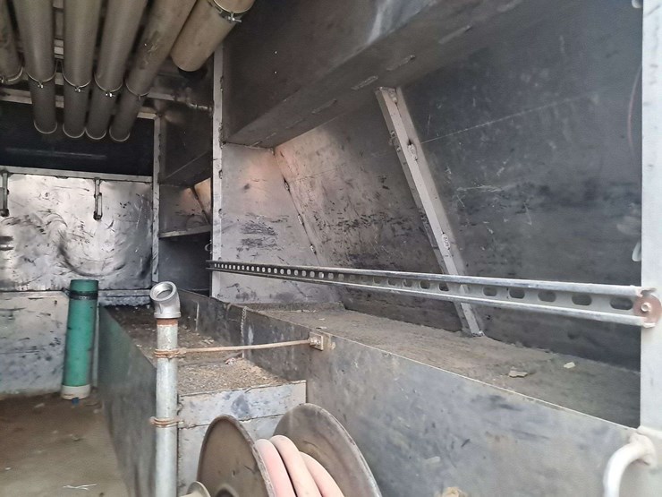 2009-ford-f750-image-17