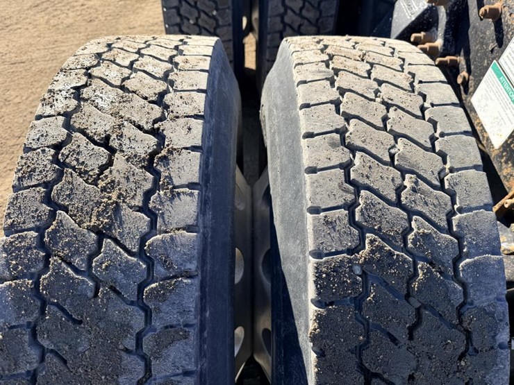 2007-freightliner-columbia-120-image-25