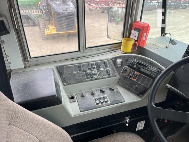 2001-gmc-b7-image-15