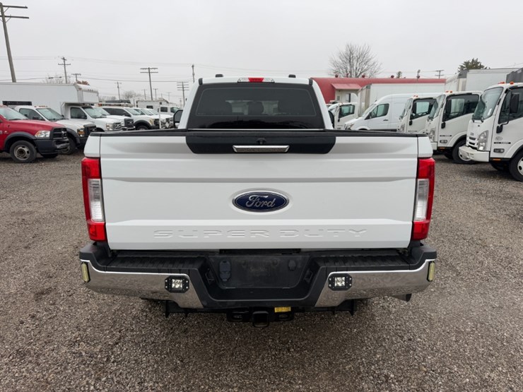 2022-ford-f350-image-5