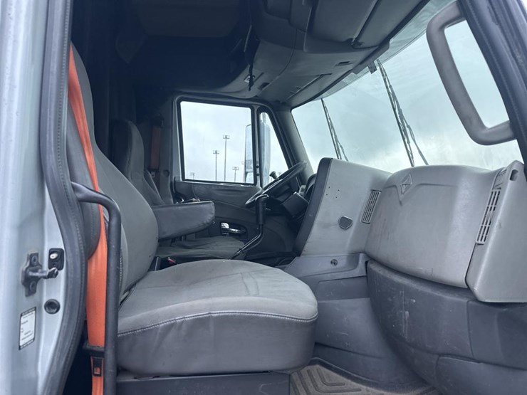 2014-international-prostar-image-22