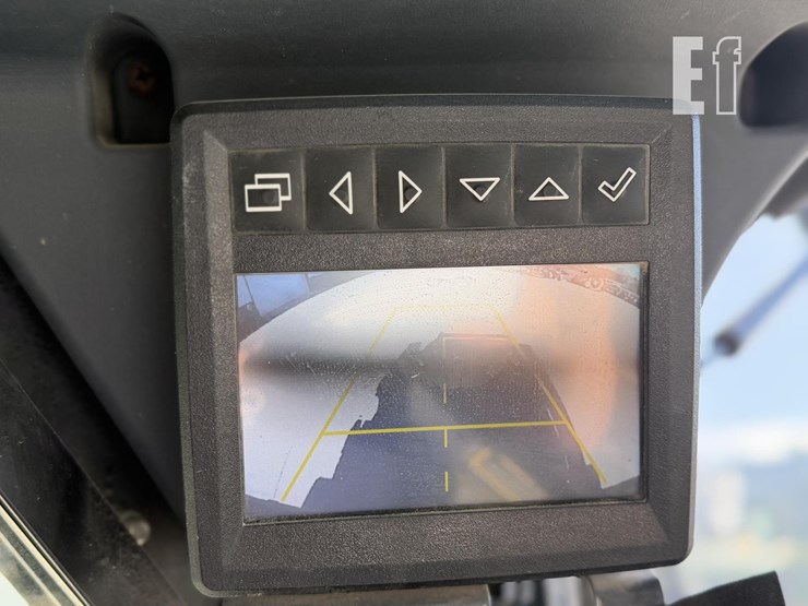 2021-deere-333g-image-31