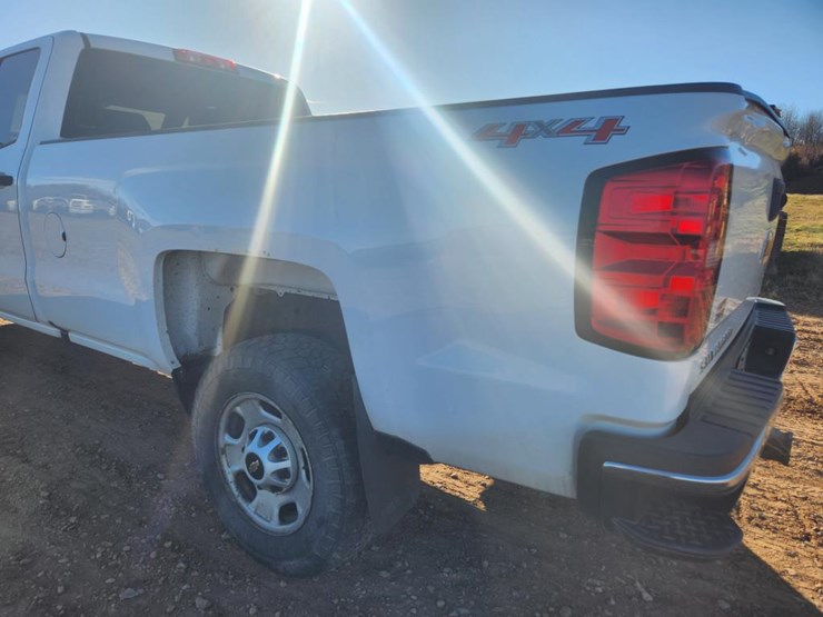 2017-chevrolet-2500-image-12