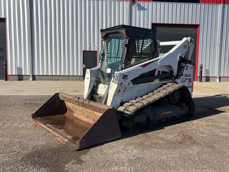 2021-bobcat-t870-image-1