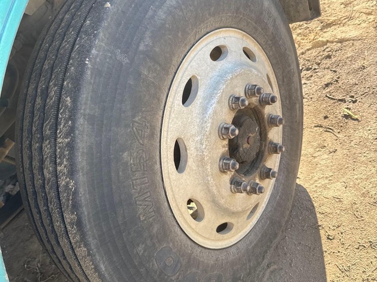 1996-peterbilt-379-image-15