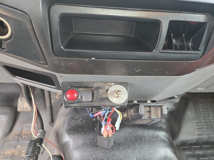 2015-ford-f650-image-36