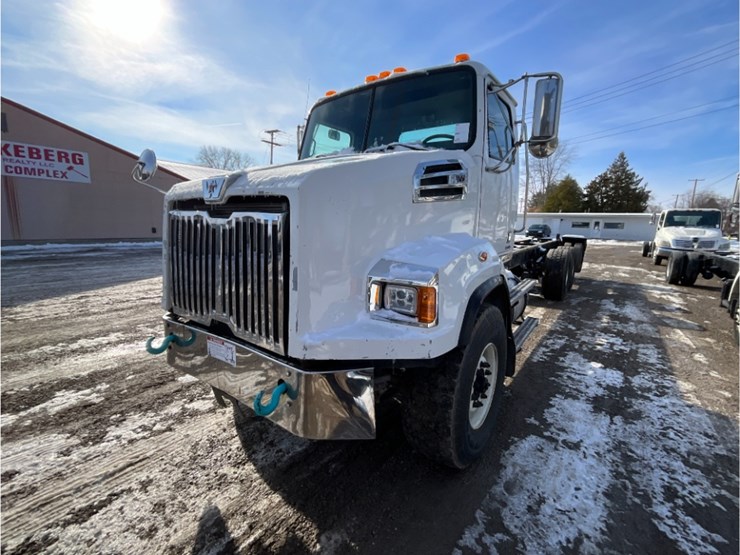 western-star-4700sb-image-2