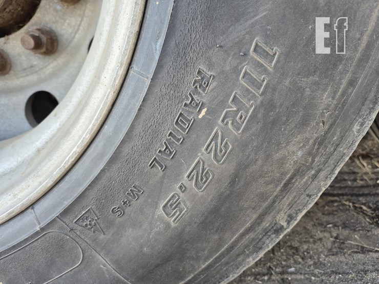 2002-utility-3000r-image-9