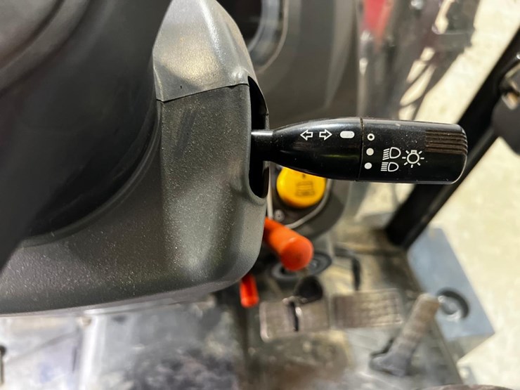 2017-massey-ferguson-1754-image-27