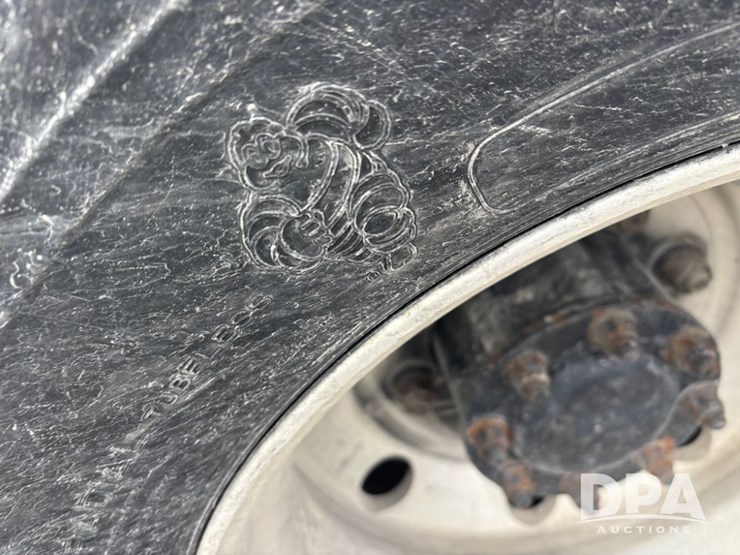 peterbilt-385-image-64