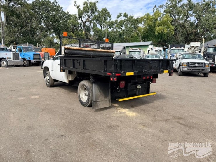 2009-chevrolet-silverado-3500-image-3