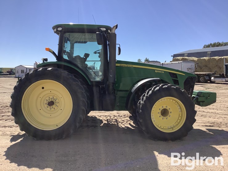 john-deere-8320r-image-4