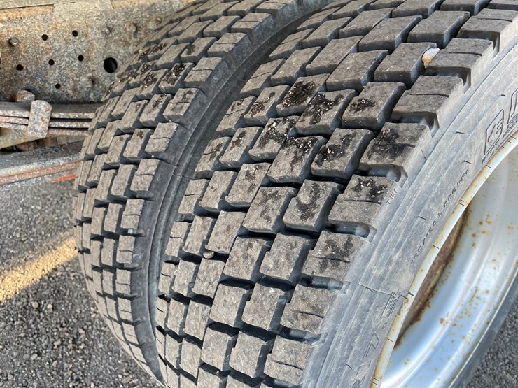 #1072-•-2012-mitsubishi-canter-fe160-cab-over-diesel-box-truck-(has-wi-title)-image-12