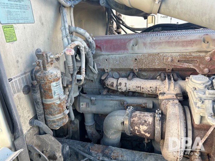 2010-peterbilt-386-image-44