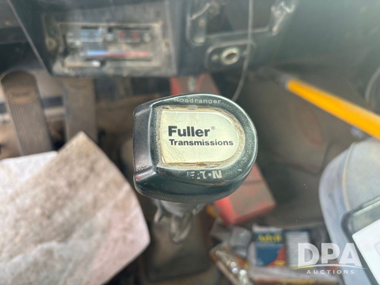 peterbilt-377-image-66