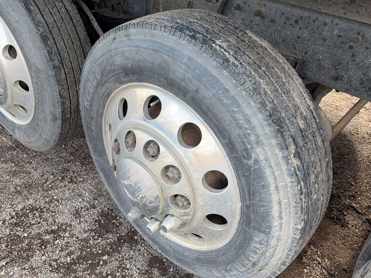 2017-kenworth-t880-image-7