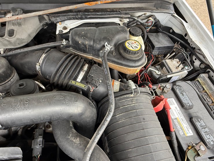 2005-ford-f350-image-42