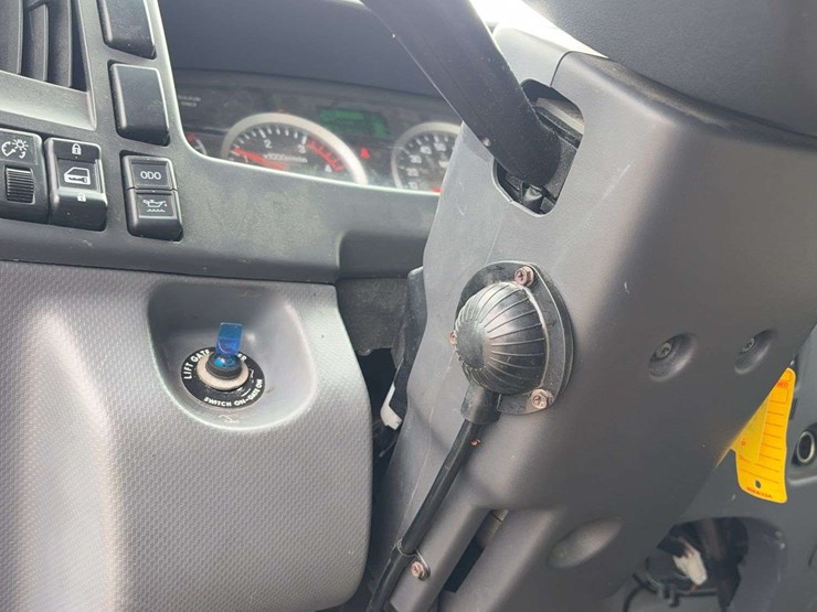 2018-isuzu-ftr-image-32