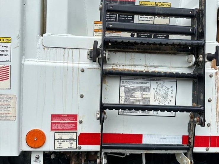 2015-mack-leu613-image-5