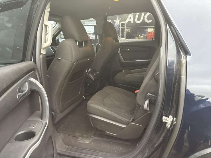 2011-gmc-acadia-image-15