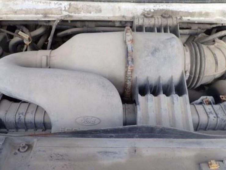 2010-ford-e350-xlt-image-15