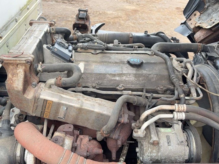 2008-isuzu-npr-image-30