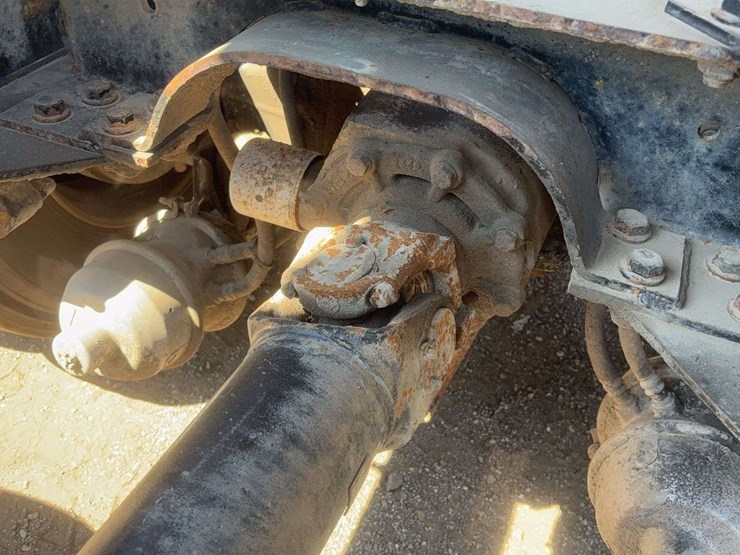 2010-international-lf517-lone-star-dump-truck-image-72