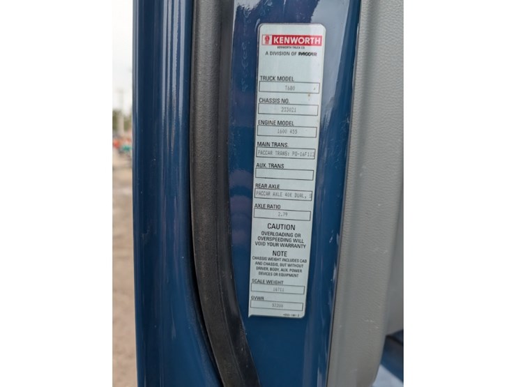 2019-kenworth-t680-image-27