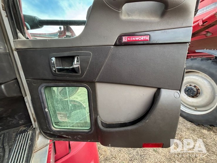 2014-kenworth-t660-image-66