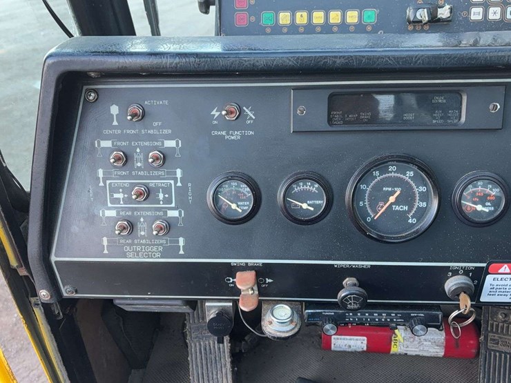 1993-grove-tms700b-image-66