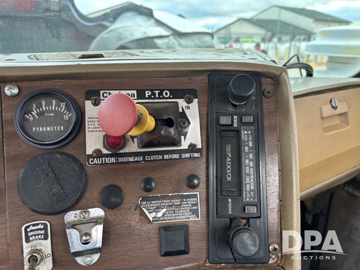 1985-mack-r686st-image-59