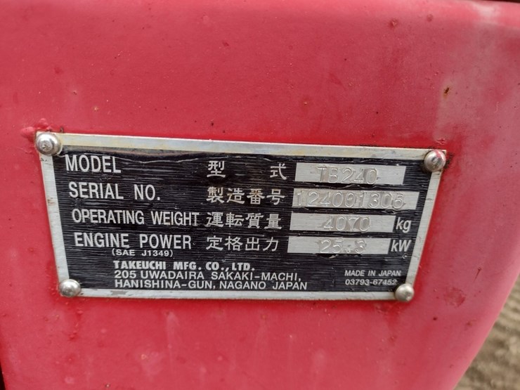 takeuchi-tb240-image-5
