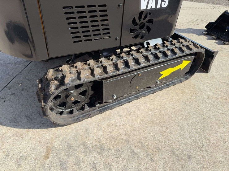 2025-miva-va13-mini-excavator-image-6