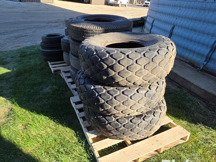 used-implement-&-vehicle-tires-image-8