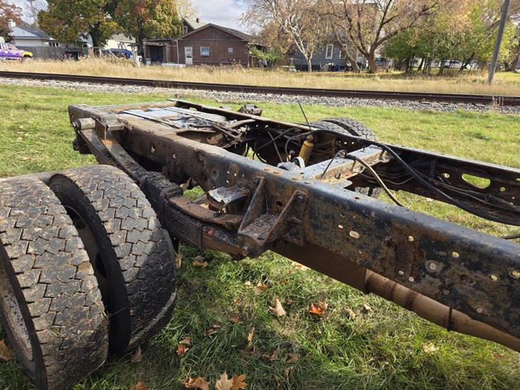 ford-f550-xl-image-24