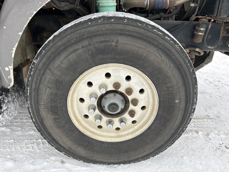 #1042-•-2000-volvo-quad-axle-dump-truck-image-61