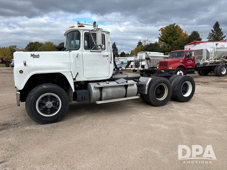 mack-r686st-image-23