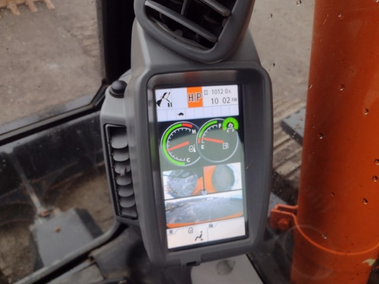 hitachi-zx135us-6-image-7