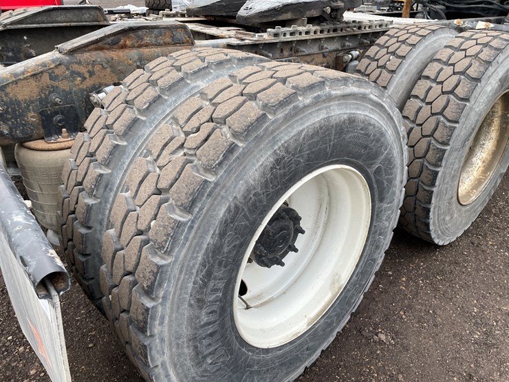 #1054-•-2015-international-tandem-axle-day-cab-semi-tractor-(has-wi-title)-image-19