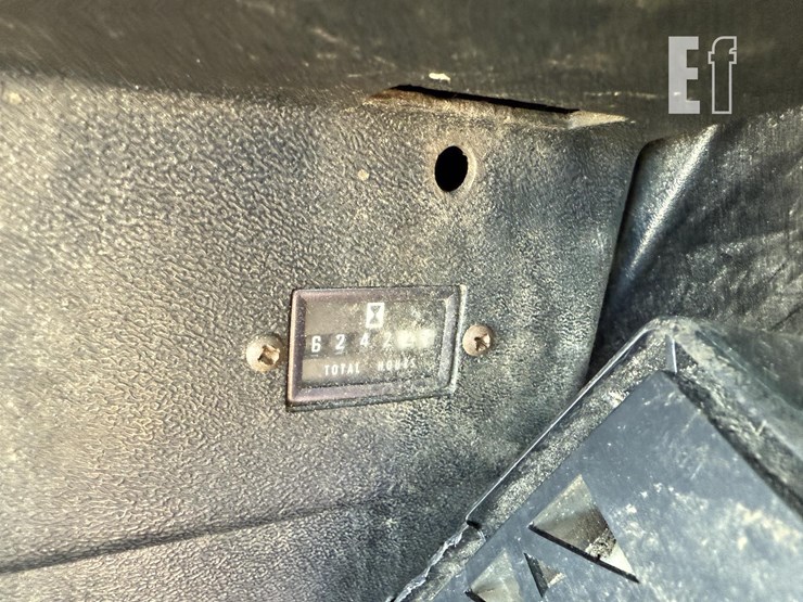 john-deere-8820-image-8