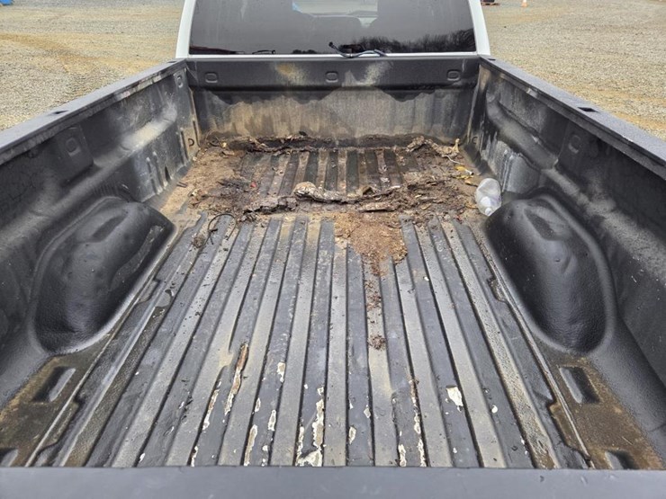 2011-gmc-2500-image-27