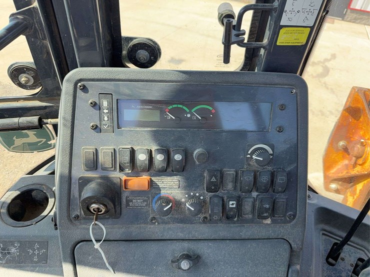 2012-deere-310k-image-35