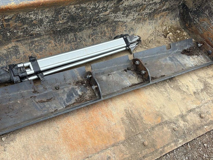 2021-case-dl550-image-77