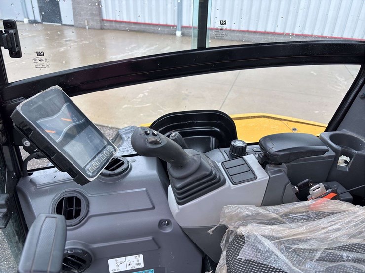 2023-caterpillar-303-image-38