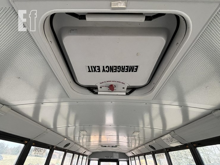 2014-thomas-saf-t-liner-c2-image-23