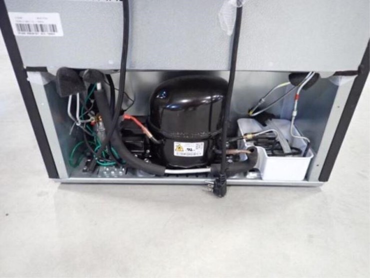 vissani-7.1-cu-ft-upright-freezer-image-15