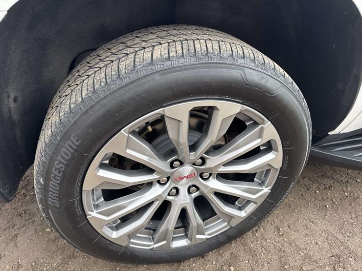 2023-gmc-yukon-denali-image-14