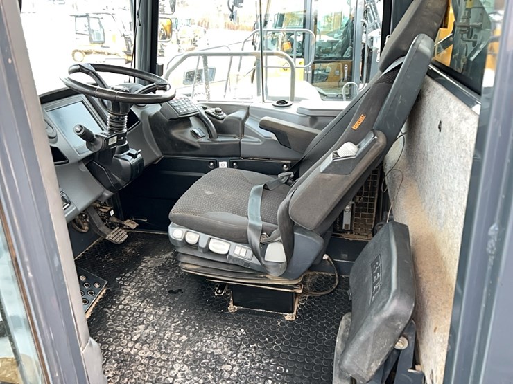 2020-bell-b30-image-18