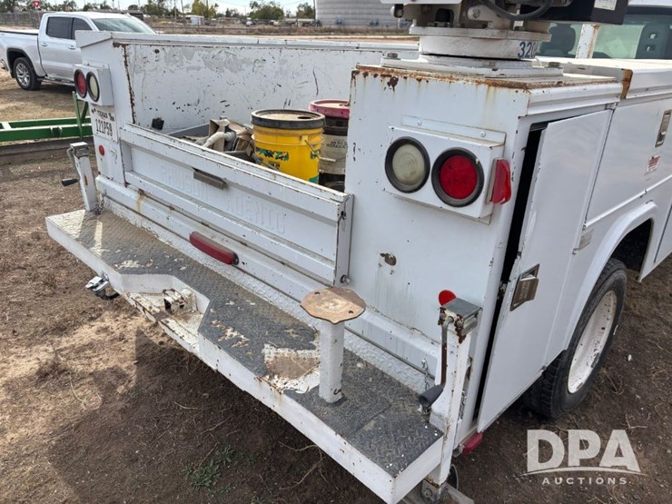 2011-ford-f550-image-37