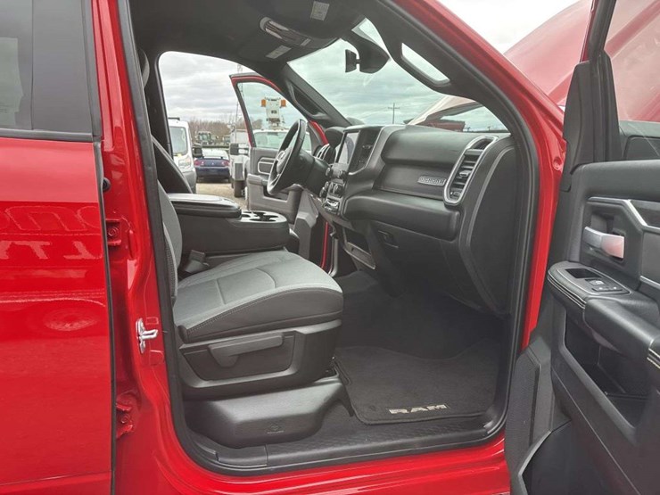 2024-ram-2500-big-horn-image-20